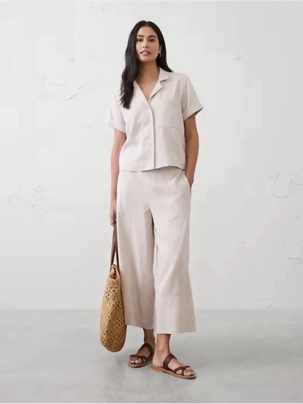 BANANA REPUBLIC Linen Blend High Rise Wide Leg Cropped Pant in Flax size Medium